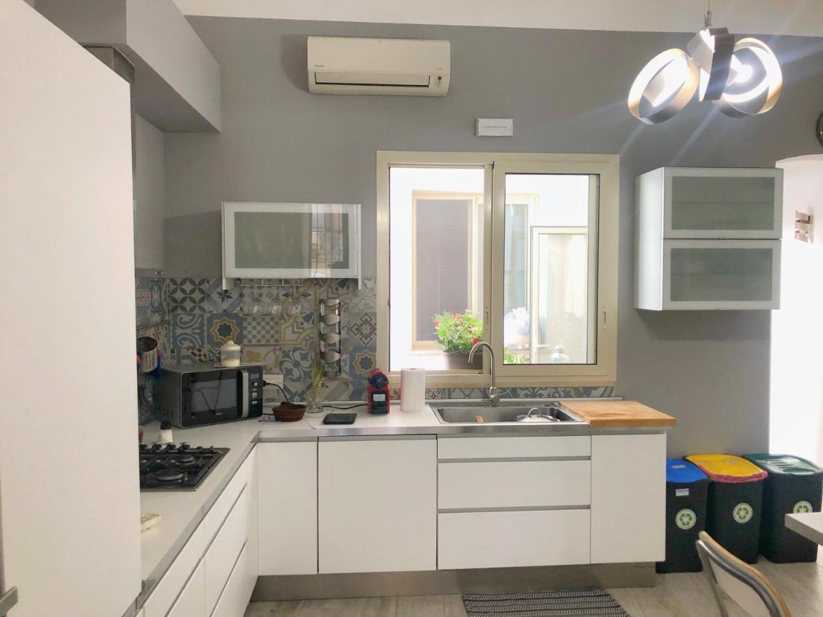 Apartment Alfonzetti-5 Min Walk To Central Train And Bus Station Catania Esterno foto